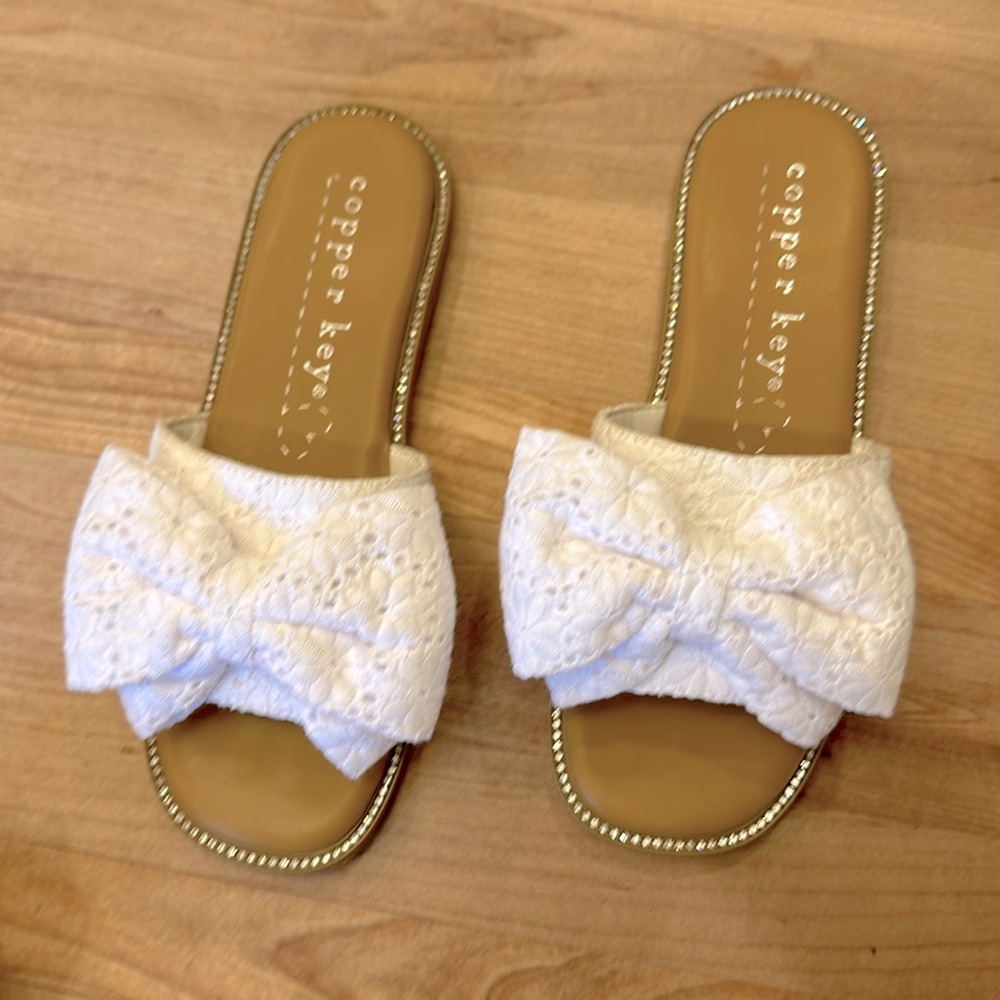 White eyelet girl size 4 slides